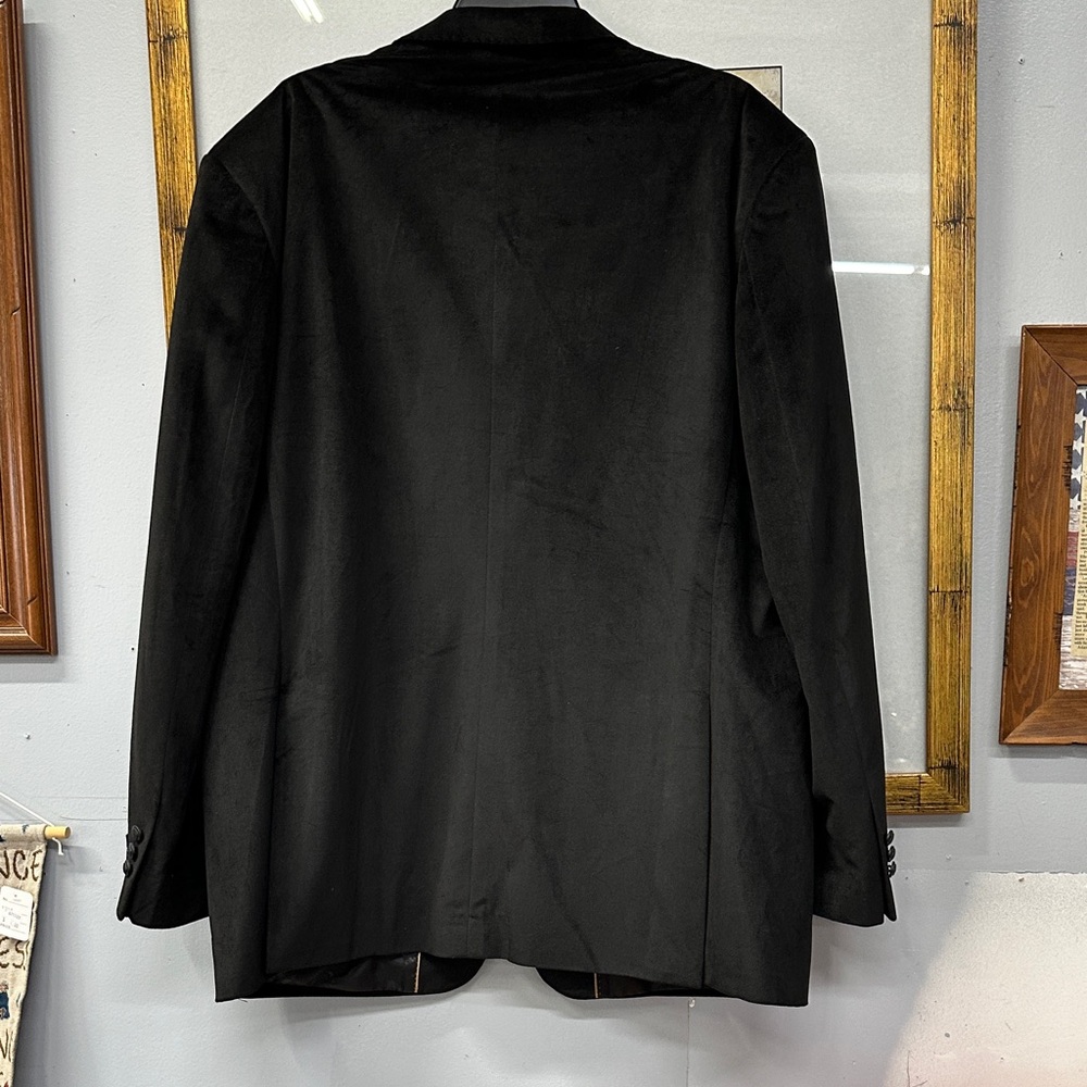 Sophisticated velvet Men's 2 button Black Blazer - Picture 6 of 10